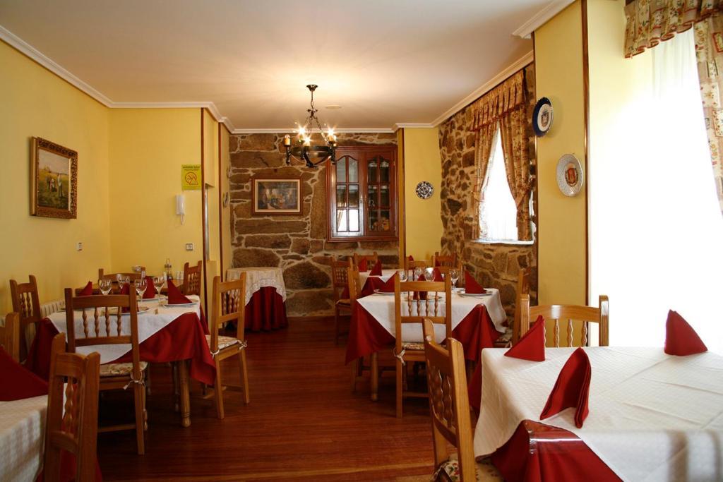 Hotel Pousada Vicente Risco Castro Caldelas Buitenkant foto